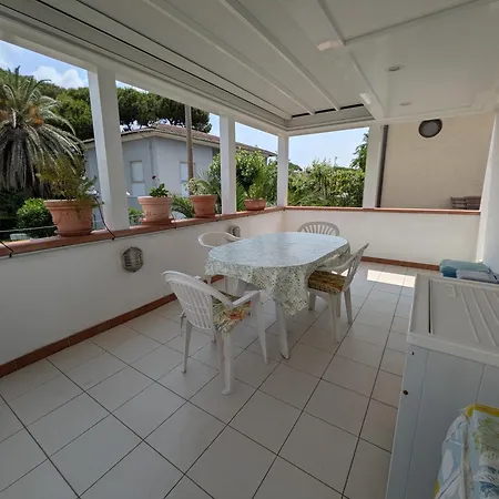 شقة Versilia - Con Terrazzo مارينا دي بييتراسانْت