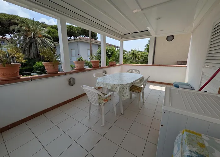 아파트 Versilia - Con Terrazzo 마리아나디피에트라산타